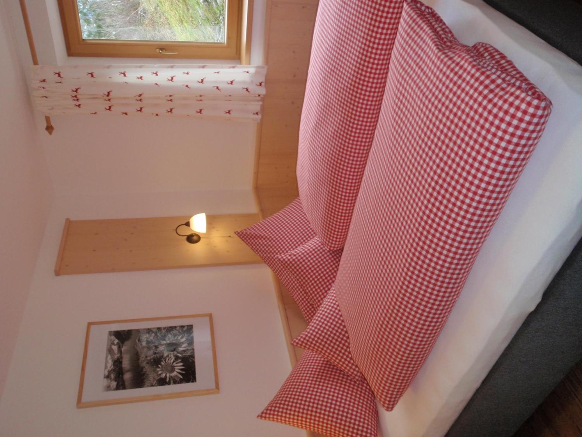 Landhaus Alpenjaeger Hainzenberg Room photo