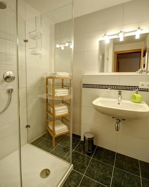 Landhaus Alpenjaeger Hainzenberg Room photo